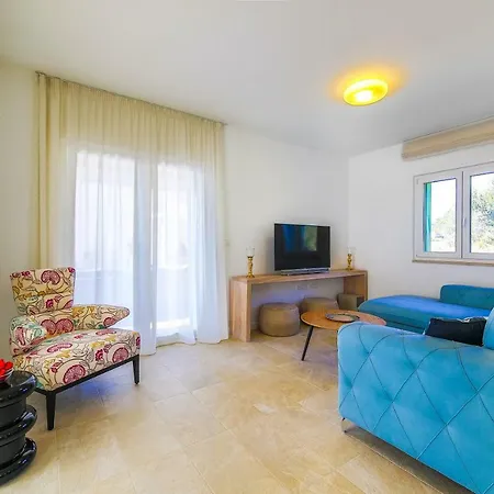 Eni * Примоштен