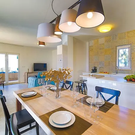 Вилла Eni Примоштен