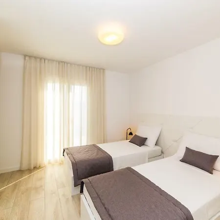 Eni Villa *